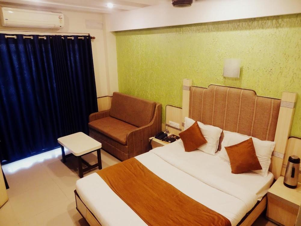 Hotel Vishal Plaza Пурі Екстер'єр фото