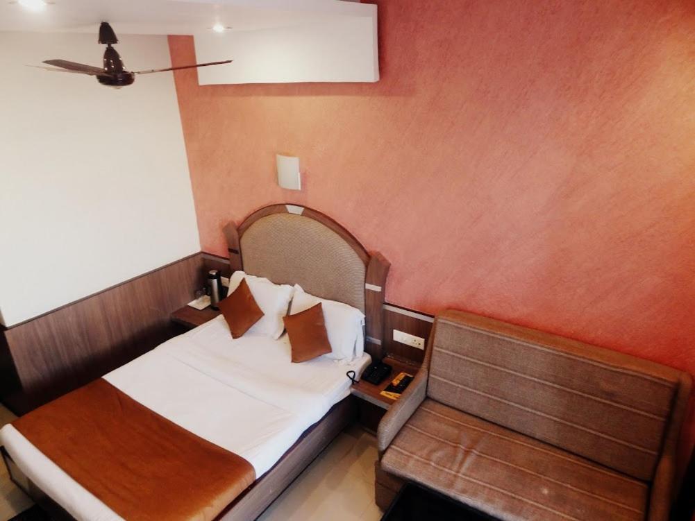 Hotel Vishal Plaza Пурі Екстер'єр фото